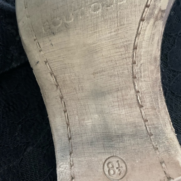 Shoe - Picture 3 of 5